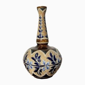 Vase Doulton Lambeth par Emily Stormer, 1880s