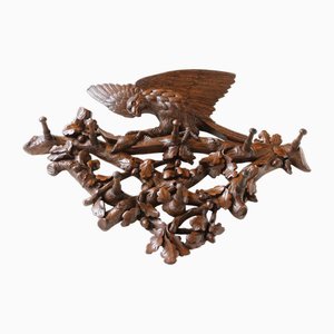 Schweizer Black Forest Eagle Garderobe aus Nussholz, 1880er