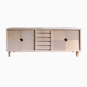 Credenza in teak color salmone con elementi in ottone e matite, anni '70