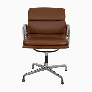 Ea-208 Stuhl aus Braunem Leder von Charles Eames