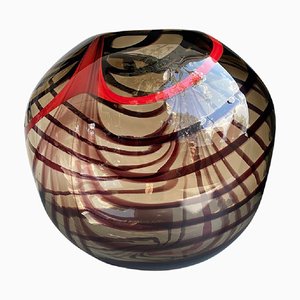Abstrakte Vase aus Fumè Murano Glas und rotem Schilfrohr von Simoeng