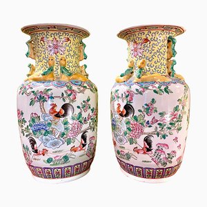 Chinesische Famille Rose Vasen, 2er Set