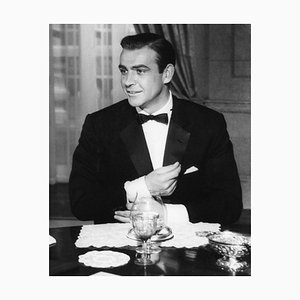 Sean Connery, 1960er, Fotodruck im schwarzen Rahmen