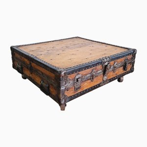 Industrial Trunk Coffe Table on Wheels, 1900s