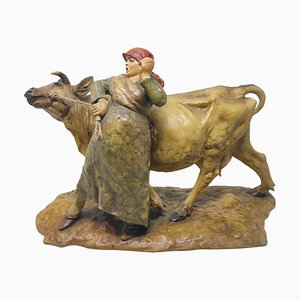 Mujer campesina con vaca de cerámica de Guido Cacciapuoti, Italia, principios de 1900