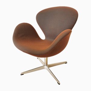 The Swan Chair by Arne Jacobsen for Fritz Hansen, 1958