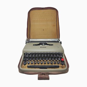 Máquina de escribir Lettera 22 de Olivetti, Italia, años 50