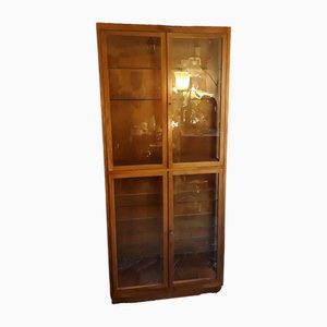 Flat Art Deco Vintage Display Cabinet with Glazed 4-Door Front and Glazed Sides in Walnut with 5 Glass Shelves, 1930s