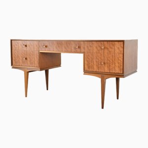 Bureau Vintage en Teck de McIntosh, 1960s