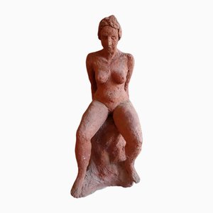 Escultura de mujer sentada vintage de terracota rojo y marrón, 1992