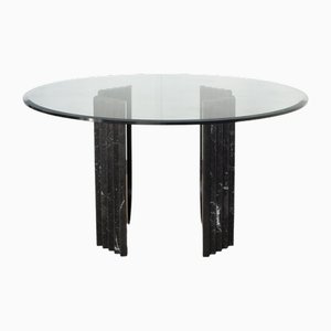 Runder Tisch mit Tischplatte aus Kristallglas und Füßen aus Marmor Sculpted Black Colored White Production Cattelan 70er, Salo Scarpa zugeschrieben, 1970er
