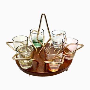 Bicchieri vintage colorati con supporto in teak di Wyncraft, anni '60, set di 7