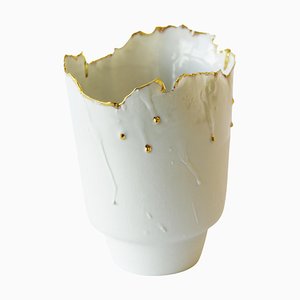 Vase Grandes Imperfections en Porcelaine et Doré par Dora Stanczel