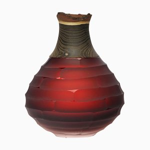 Geformte Vase aus mundgeblasenem Glas & Messing, Pia Wüstenberg