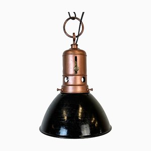 Industrielle italienische Fabriklampe aus schwarzer Emaille mit Eisenplatte, 1950er