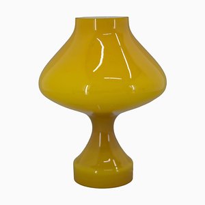 Lampada da tavolo in vetro giallo di Valasske Mezirici, anni '70