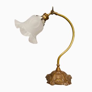 Lampada da tavolo Art Nouveau in ottone a collo di cigno con paralume regolabile in vetro smerigliato