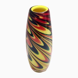 Vaso postmoderno in vetro di Murano nero, rosso e giallo, anni '80