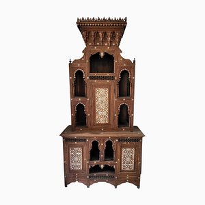 Vintage Schrank mit arabischer Inspiration mit Intarsie