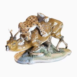 Artista español, Escultura de ciervo cazado por tigre, años 80, Porcelana