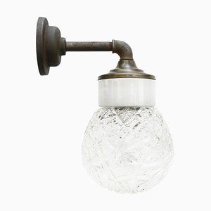 Industrielle Vintage Wandlampe aus Klarglas, Messing & weißem Porzellan