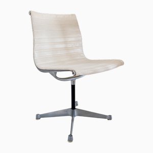 1st Generation Stuhl von Charles & Ray Eames für Hille, 1960er