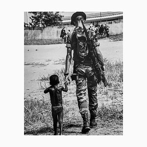 José Nicolas, The Child and the Soldier, 2005, Photographic Print