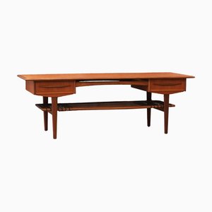Dänischer Couchtisch aus Teak mit Schubladen & Zeitschriftenständer, 1960er
