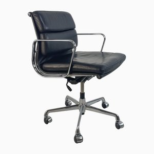 Soft Pad Aluminium Chair aus schwarzem Leder von Charles & Ray Eames für ICF Italy, 1960er