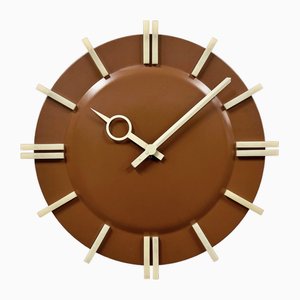 Reloj de pared de oficina industrial marrón de Pragotron, años 70