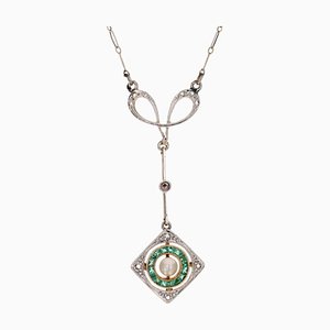 Art Deco 18 Karat Yellow and White Gold Pendant Necklace with Emerald, Diamonds and Fine Pearl, 1920s
