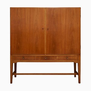 Schwedischer Mid-Century Schrank von Holmström & Johansson AB, 1940er