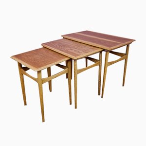 Tavolini ad incastro in quercia attribuiti a Kai Kristiansen per Skovamand & Andersen, anni '60, set di 3