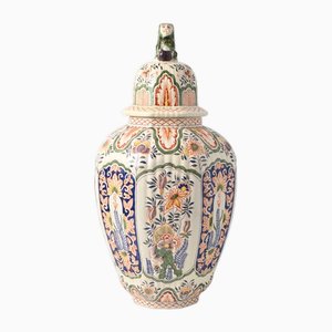 Große Polychrome Delfter Vase von Louis Fourmaintraux