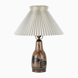 Dänische Art Deco Tischlampe aus Keramik mit Schwimmenten + Le Klint Schirm von L. Hjorth, 1940er