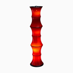 Lámpara de pie de bambú de vidrio rojo, años 90