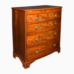 English Georgian Bow Front Chest of Drawers, 1800s