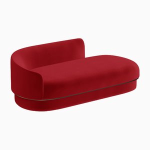 Sofá cama Gentle moderno de terciopelo rojo y metal bronce de Javier Gomez