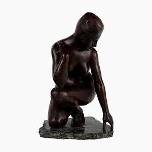 Liliana Nocera, Weiblicher Akt, Skulptur aus Bronze