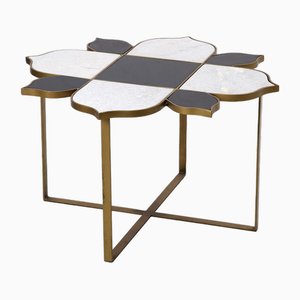 Tavolino da caffè in marmo bicolore e metallo dorato