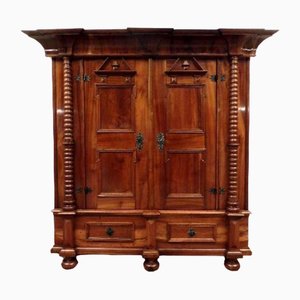 Southern German Baroque Cupboard in Walnut, 1700s