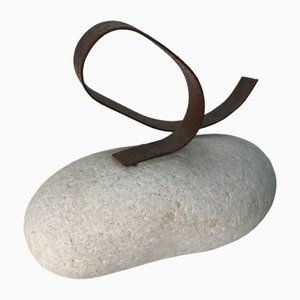 Ariel Elizondo Lizarraga, Le sauteur, 2023, Escultura de piedra y acero corten