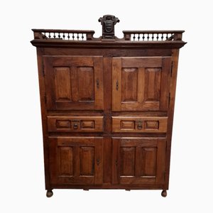 Credenza antica in noce