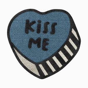 Tapis Kiss Me Pet Rug par TAPIS Studio