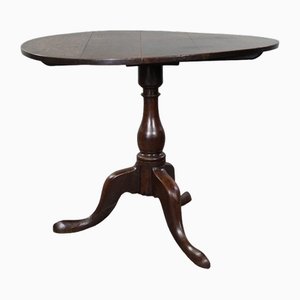 Antique English Tilt-Top Dining Table in Oak
