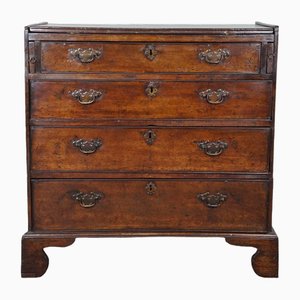 Antique English Chest of Drawers in Oak