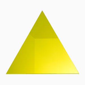 Specchio WOW triangolare giallo di Dozen Design