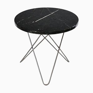 Tavolo Mini O in marmo nero Marquina e acciaio di OxDenmarq