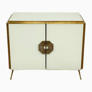 Sideboard mit zwei weißen Türen