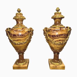 Urnas Imperio francés de mármol, década de 1890. Juego de 2